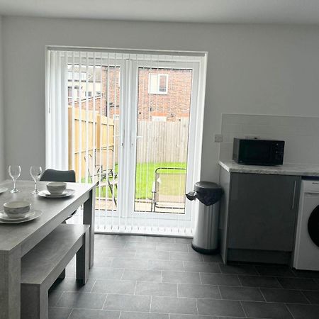 Spacious 4-Bed Semi-Detached Home With Garden Liverpool Eksteriør billede