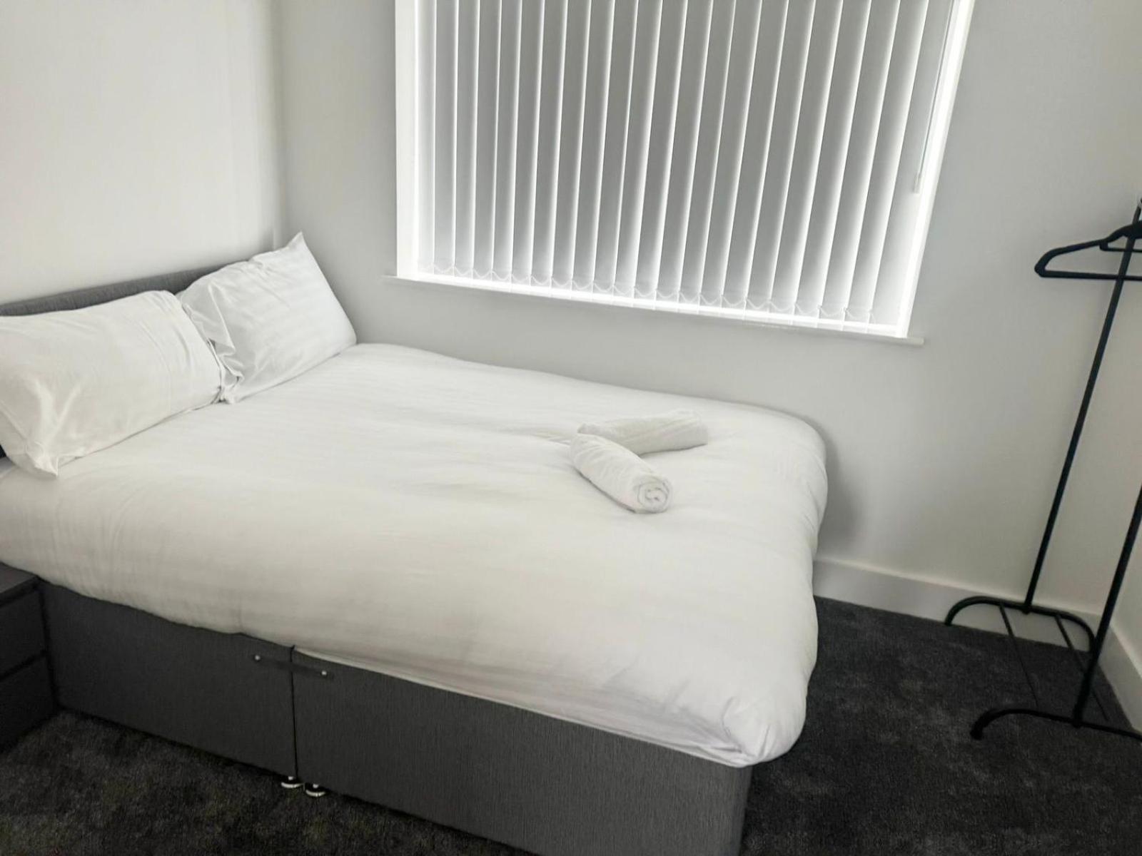 Spacious 4-Bed Semi-Detached Home With Garden Liverpool Eksteriør billede