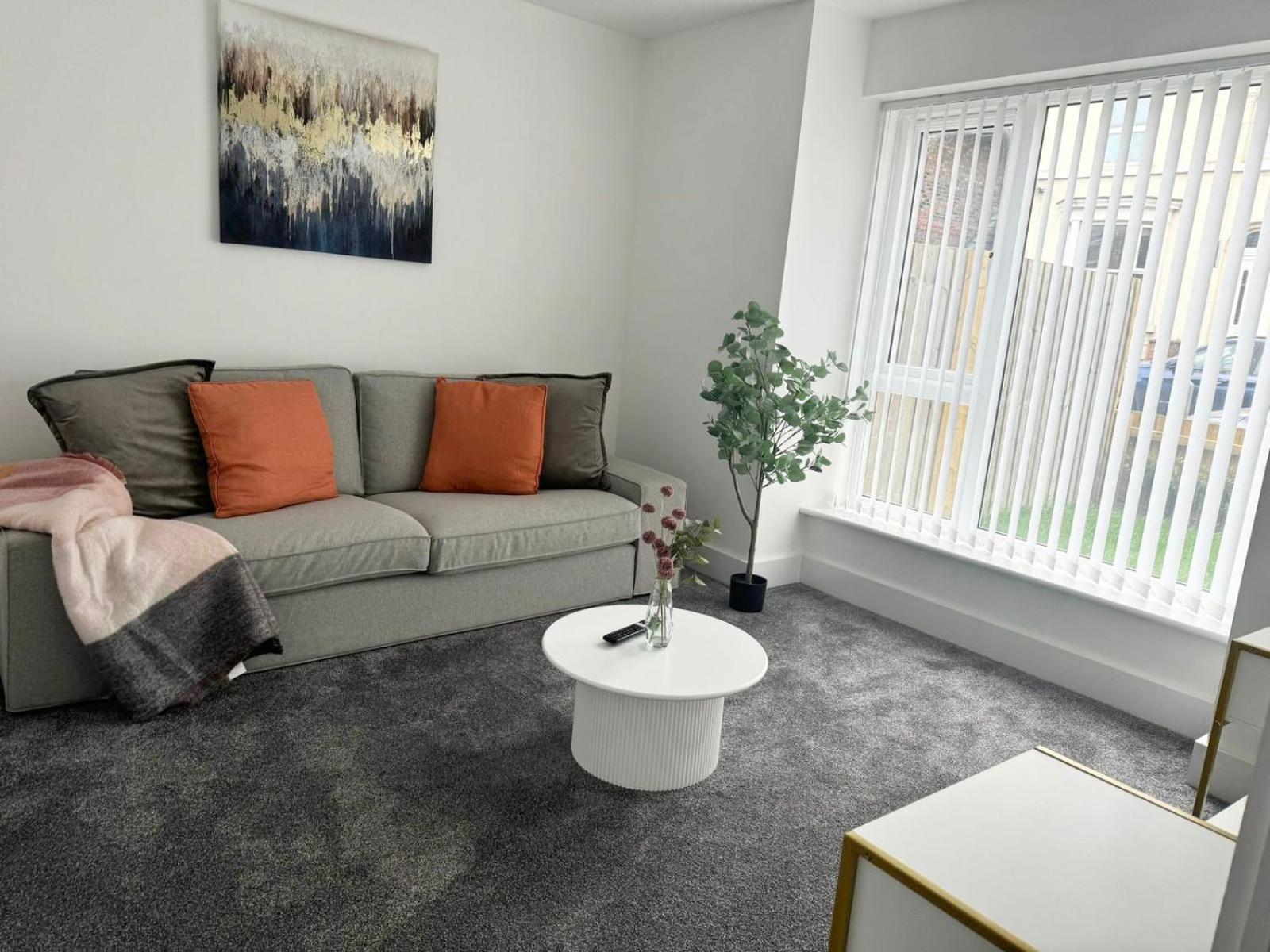Spacious 4-Bed Semi-Detached Home With Garden Liverpool Eksteriør billede